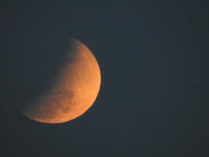 Fotos do Eclipse parcial da Lua no Brasil e pelo mundo - 16/07/2019